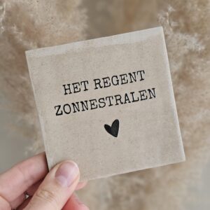 Tegeltje 'zonnestralen'.