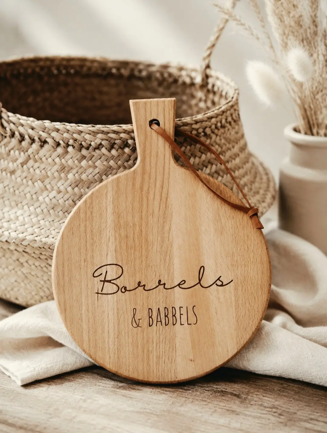 Borrelplank 'Borrels & babbels'.